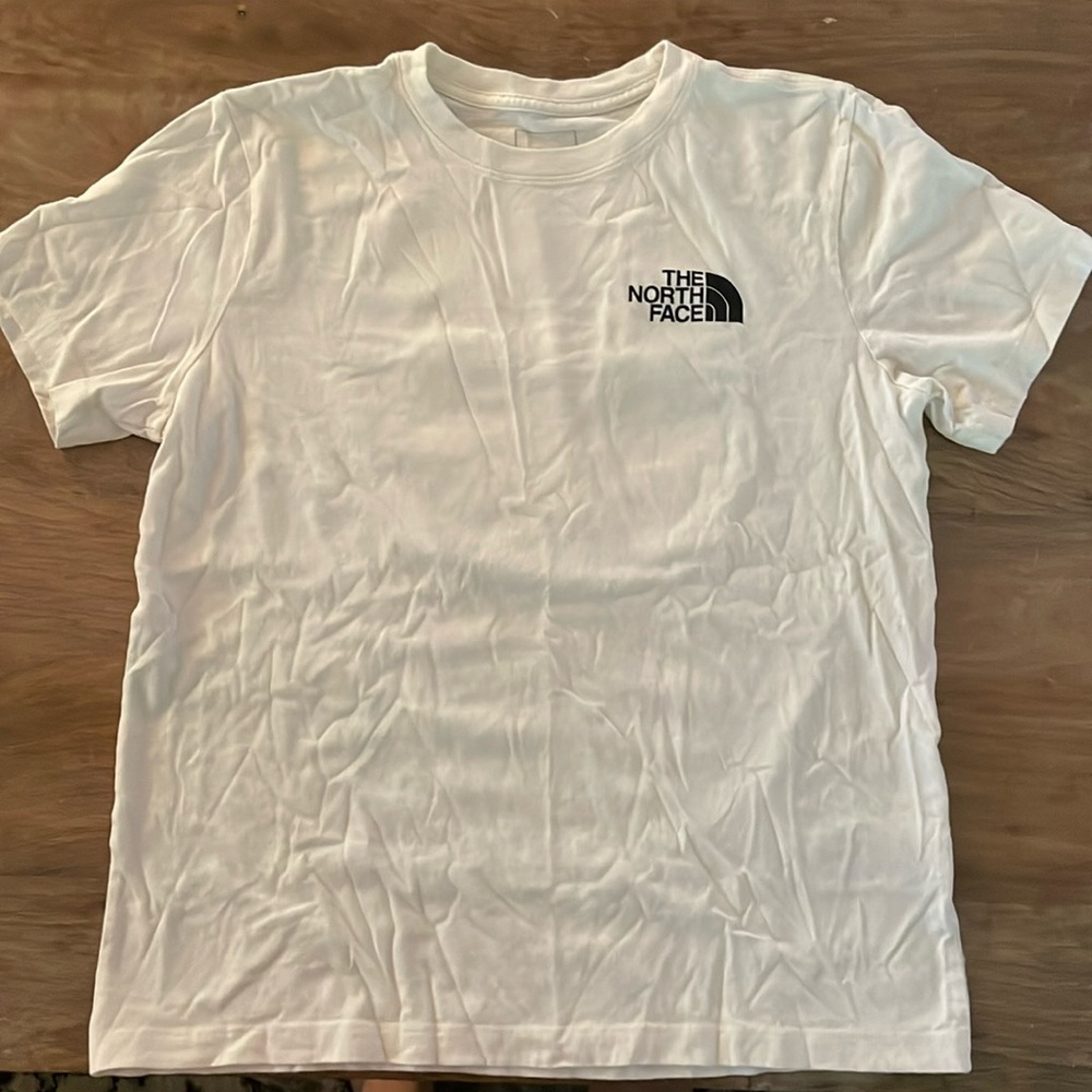 Women’s North Face tshirt Medium